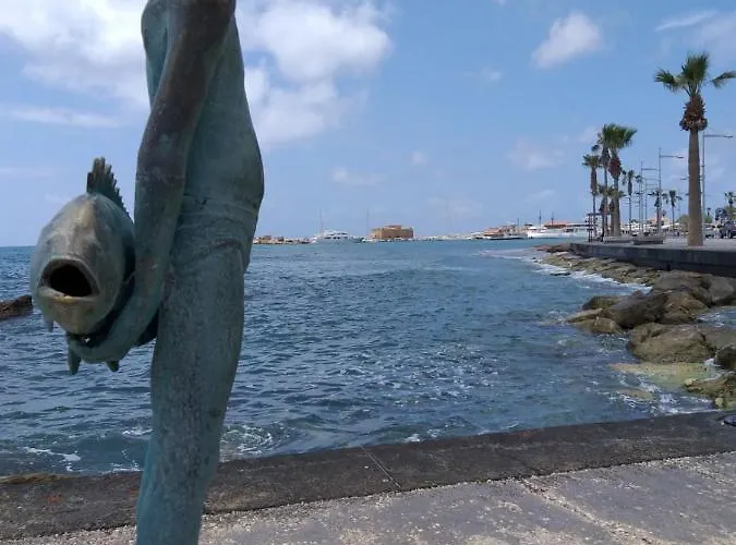 Phaedrus Living: Seaside Luxury Flat Lighthouse 68 Daire Pafos