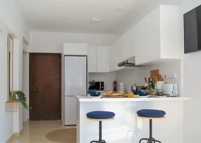 Phaedrus Living: Seaside Luxury Flat Lighthouse 68 *