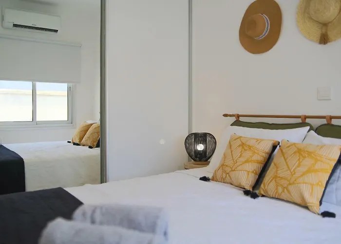 Daire Phaedrus Living: Seaside Luxury Flat Lighthouse 68 *