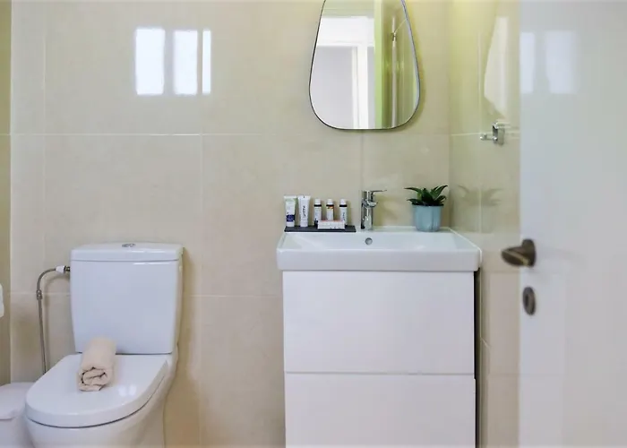 Phaedrus Living: Seaside Luxury Flat Lighthouse 68 Daire Pafos