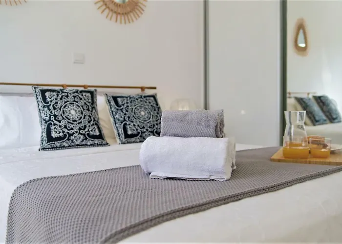 Phaedrus Living: Seaside Luxury Flat Lighthouse 68 Daire *