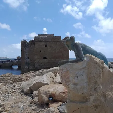 Phaedrus Living: Seaside Luxury Flat Lighthouse 68 *